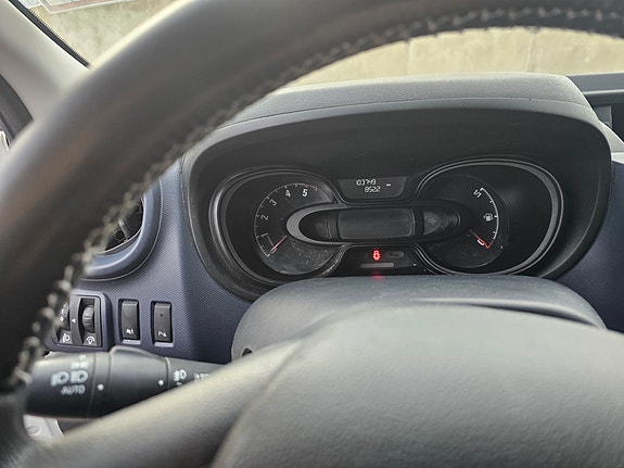 Opel Vivaro 4 of 5