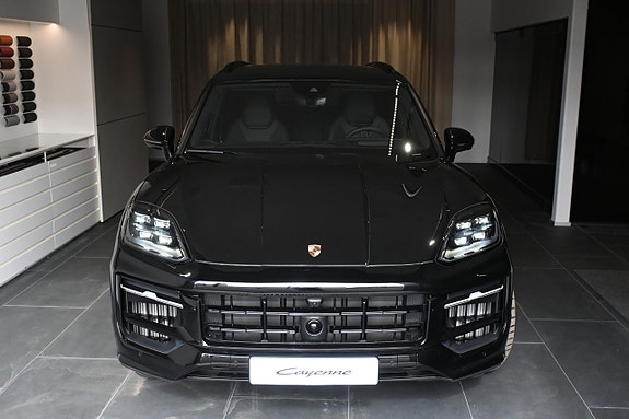 Porsche Cayenne 5 of 5