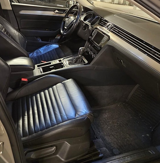Volkswagen Passat 6 of 11