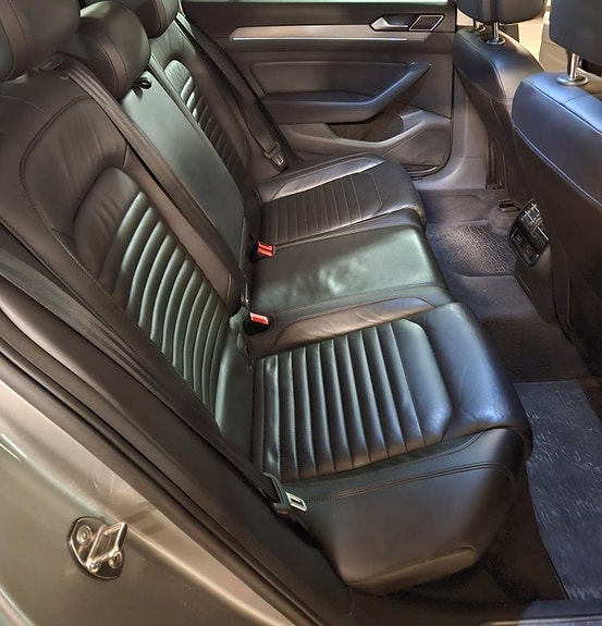 Volkswagen Passat 7 of 11