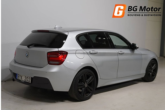 BMW 118d 4 of 5
