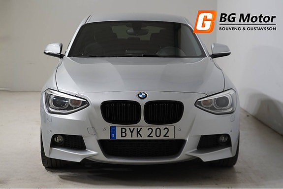 BMW 118d 2 of 5