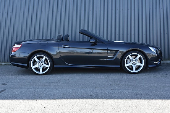 Mercedes-Benz SL500 3 of 5
