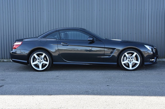 Mercedes-Benz SL500 4 of 5