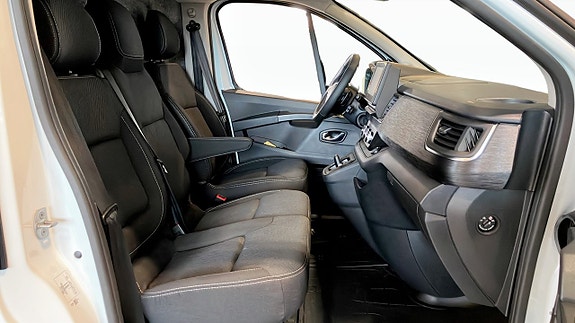 Renault Trafic 9 of 12