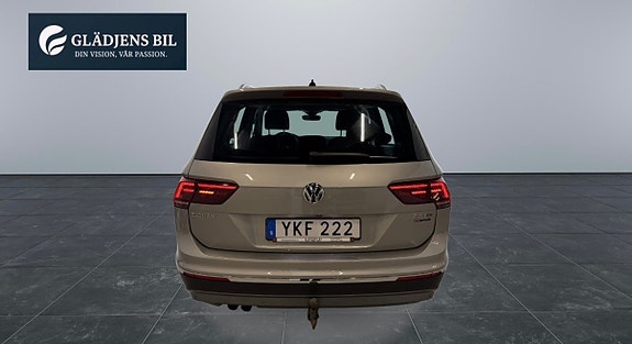 Volkswagen Tiguan 4 of 26