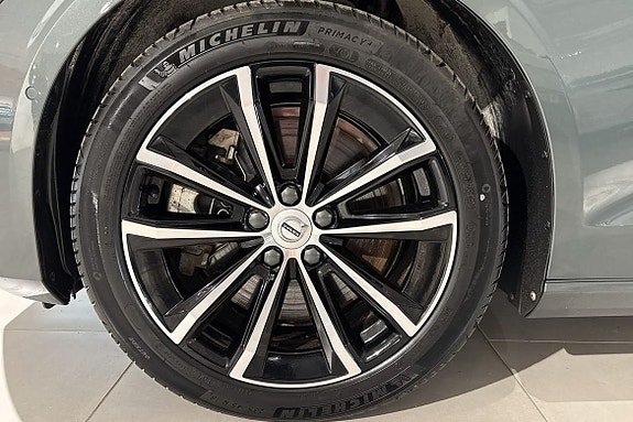 Volvo V60 12 of 16