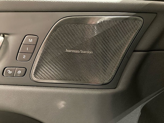 Volvo XC60 15 of 16