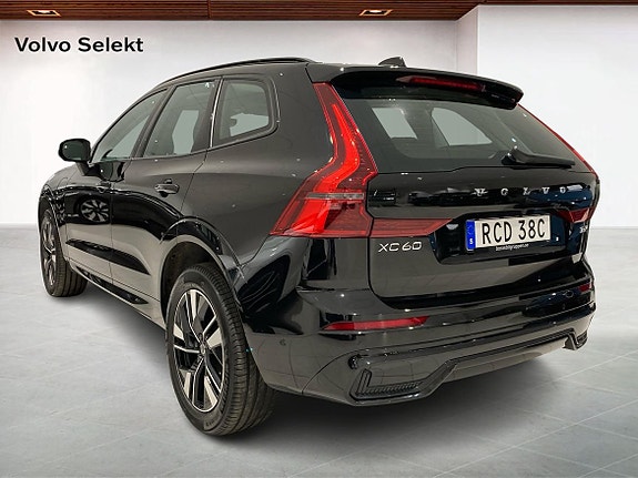 Volvo XC60 2 of 16