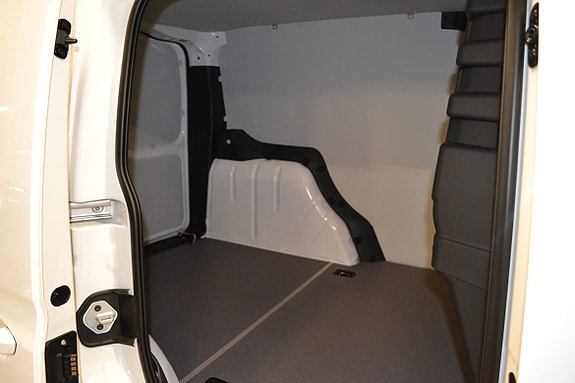 Volkswagen Caddy 8 of 8