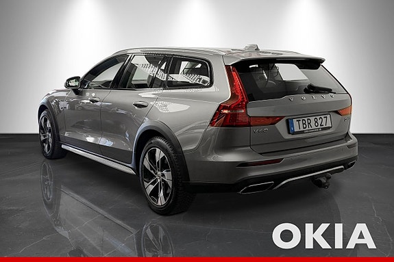 Volvo V60 Cross Country 8 of 21