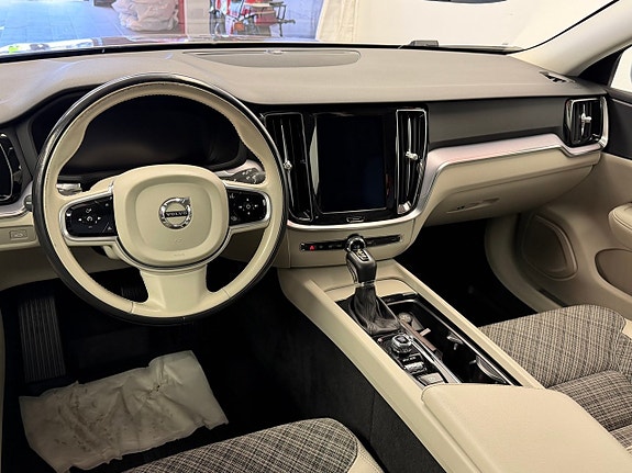 Volvo V60 Cross Country 9 of 21