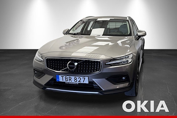Volvo V60 Cross Country 7 of 21