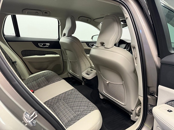 Volvo V60 Cross Country 15 of 21