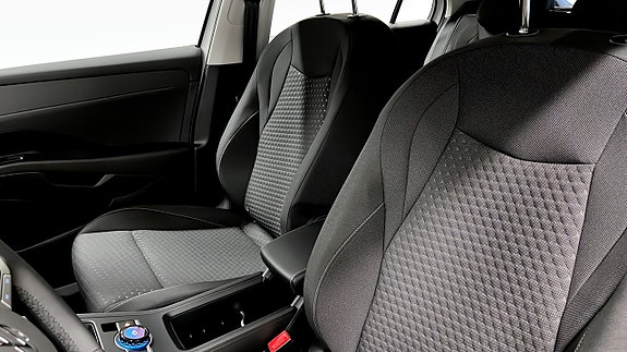 Volkswagen T-Roc 17 of 21