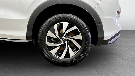 Volkswagen T-Roc 8 of 21