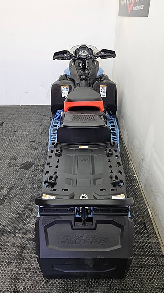 Ski-Doo Expedition 5 of 6
