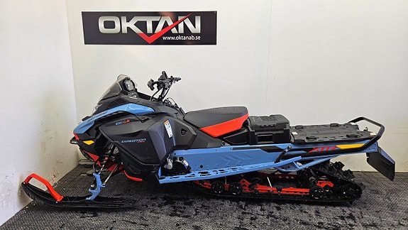 Ski-Doo Expedition 3 of 6
