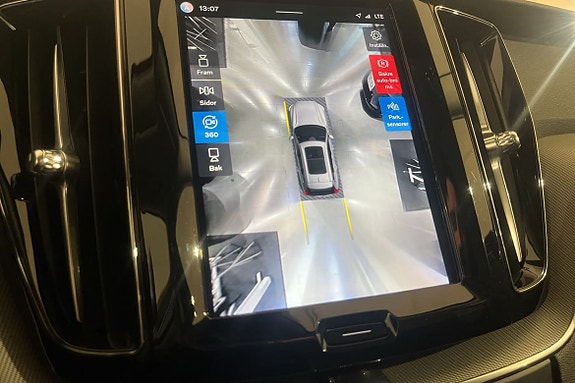 Volvo XC60 16 of 17