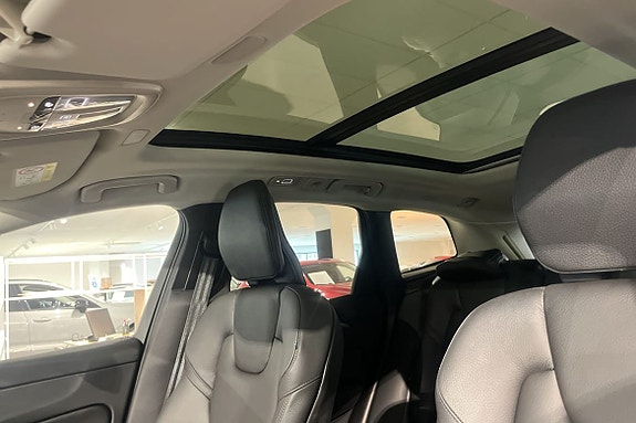 Volvo XC60 13 of 17