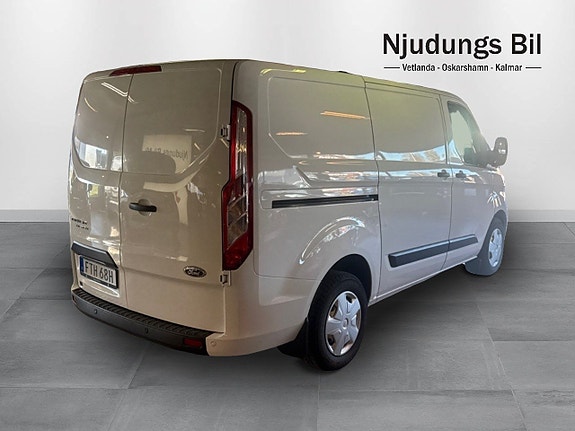 Ford Transit Custom 3 of 5