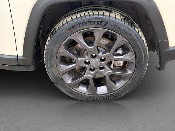 Jeep Compass 29 of 29