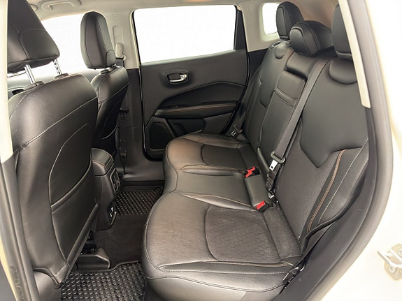 Jeep Compass 12 of 29
