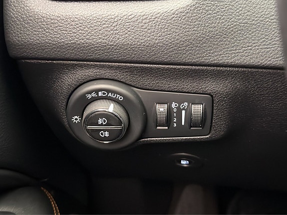 Jeep Compass 15 of 29