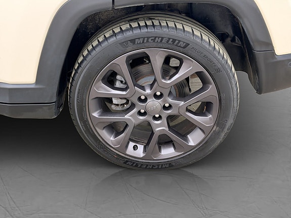 Jeep Compass 27 of 29