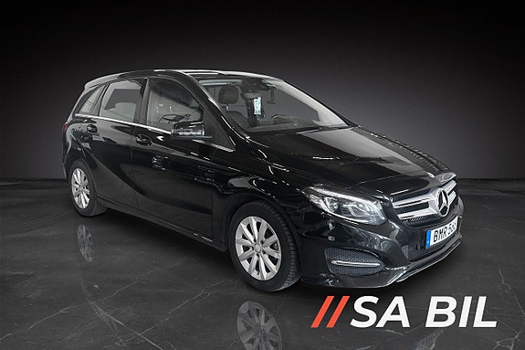 Mercedes-Benz B180 2 of 5