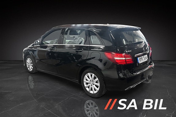 Mercedes-Benz B180 4 of 5