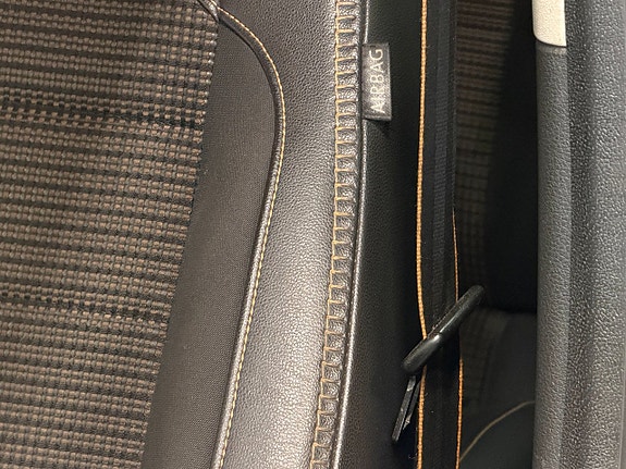 Volkswagen Amarok 18 of 25