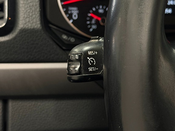 Volkswagen Amarok 19 of 25