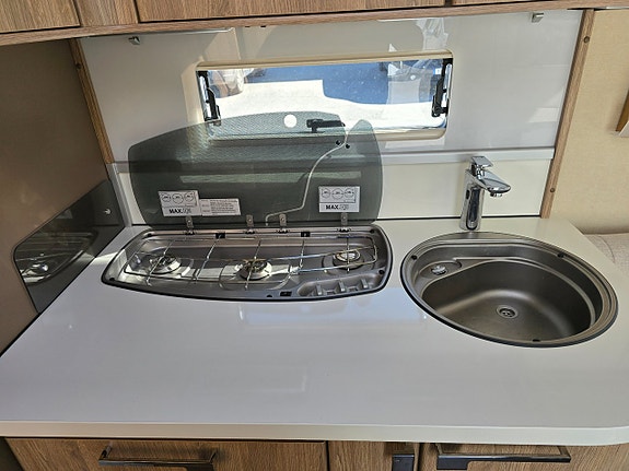 Kabe Briljant XL KS *Fransk bädd *Alde *Förtält *Solcell 21 of 26