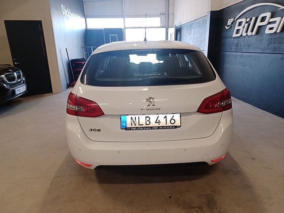 Peugeot 308 SW 6 of 16