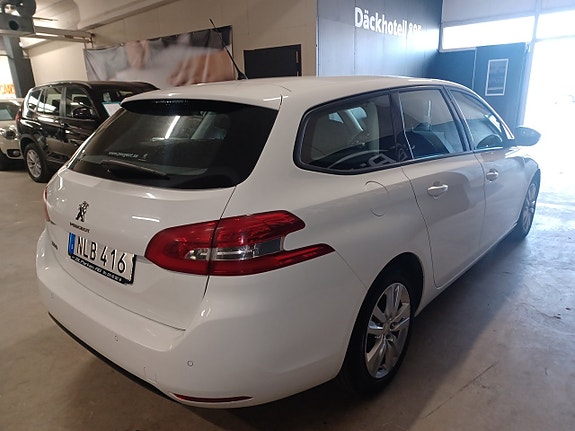 Peugeot 308 SW 7 of 16