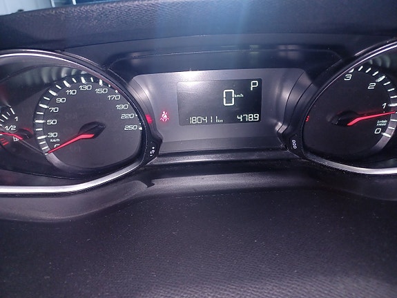 Peugeot 308 SW 14 of 16