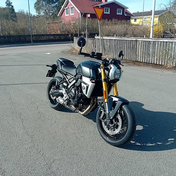 Suzuki GSX-8T 2 of 7