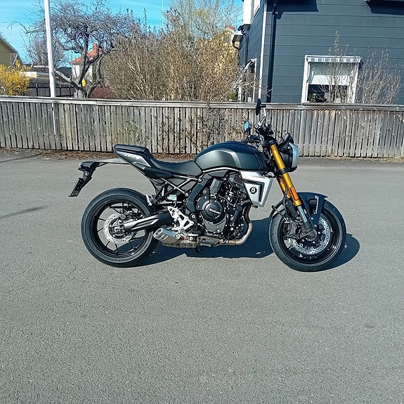 Suzuki GSX-8T // 7 ÅRS GARANTI