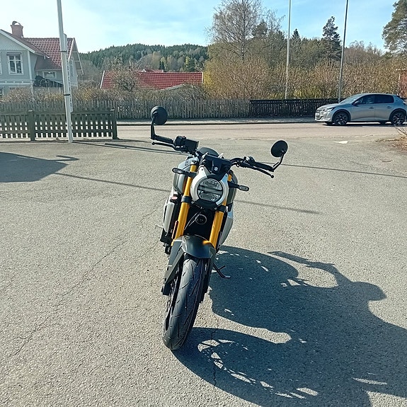 Suzuki GSX-8T 3 of 7