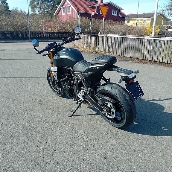 Suzuki GSX-8T 7 of 7