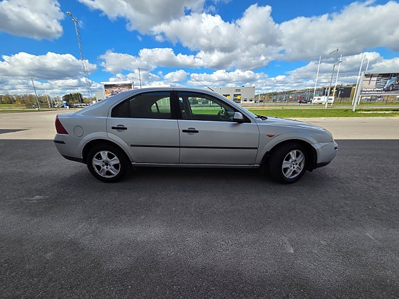 Ford Mondeo 4 of 5