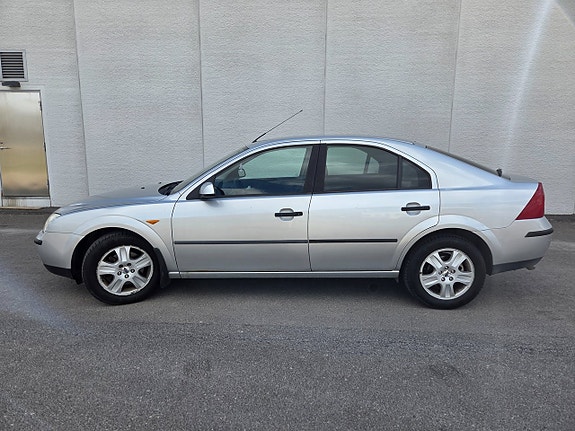 Ford Mondeo 8 of 13