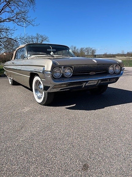 Oldsmobile Dynamic 88 10 of 13