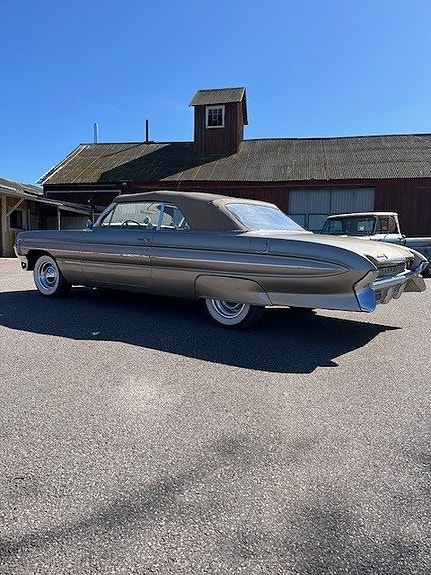 Oldsmobile Dynamic 88 7 of 13