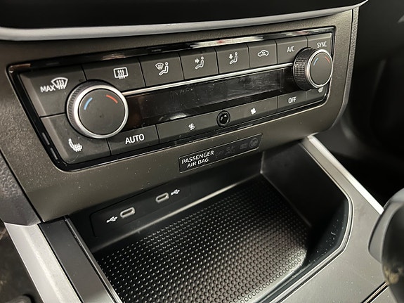 Seat Arona 17 of 23