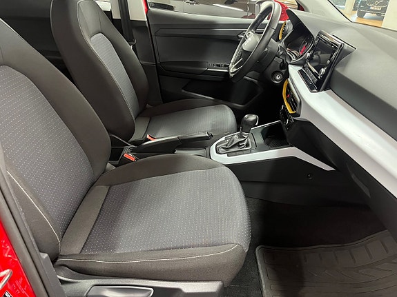 Seat Arona 21 of 23