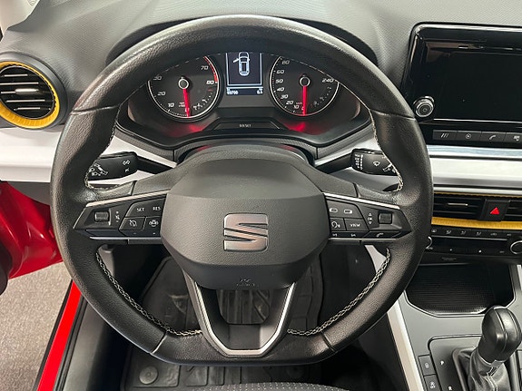 Seat Arona 16 of 23