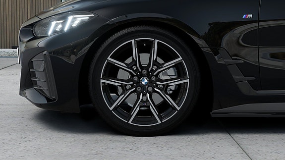 BMW i4 7 of 13