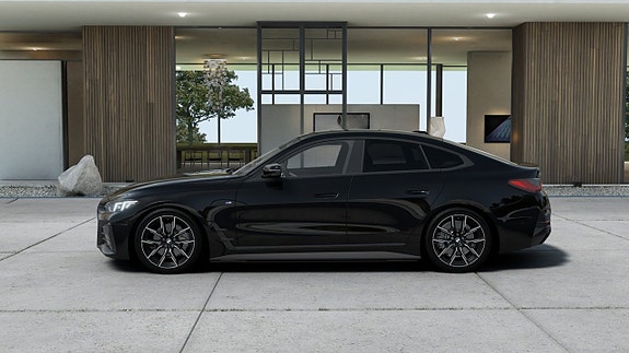 BMW i4 4 of 13